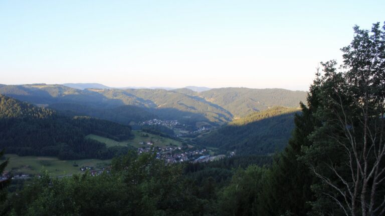 Dieses Bild zeigt eine Webcam-Aufnahme vom Achertal, aufgenommen am Mittwoch, den 22.07.2026 um 06:40 Uhr. Die Temperatur betrug 14.7°C.