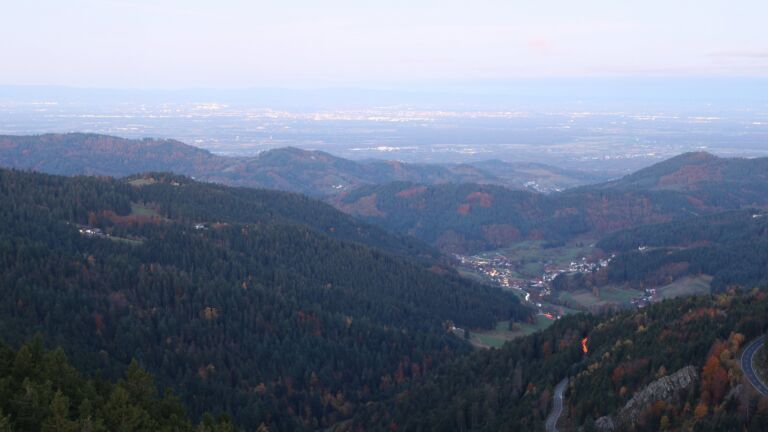 Dieses Bild zeigt eine Webcam-Aufnahme vom Achertal, aufgenommen am Mittwoch, den 29.10.2025 um 06:40 Uhr. Die Temperatur betrug 5.8°C.