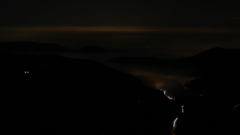 Dieses Bild zeigt eine Webcam-Aufnahme vom Achertal, aufgenommen am Samstag, den 24.01.2026 um 20:20 Uhr. Die Temperatur betrug 2°C.