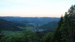 Dieses Bild zeigt eine Webcam-Aufnahme vom Achertal, aufgenommen am Samstag, den 23.05.2026 um 06:00 Uhr. Die Temperatur betrug 18.5°C.