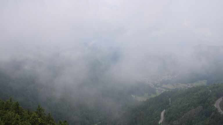 Dieses Bild zeigt eine Webcam-Aufnahme vom Achertal, aufgenommen am Montag, den 02.06.2025 um 11:40 Uhr. Die Temperatur betrug 17.1°C.