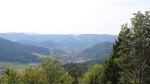 Dieses Bild zeigt eine Webcam-Aufnahme vom Achertal, aufgenommen am Montag, den 28.09.2026 um 14:10 Uhr. Die Temperatur betrug 28.1°C.
