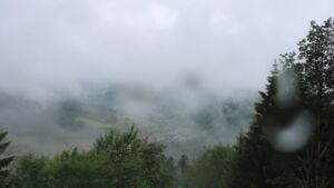 Dieses Bild zeigt eine Webcam-Aufnahme vom Achertal, aufgenommen am Dienstag, den 09.06.2026 um 11:10 Uhr. Die Temperatur betrug 9.9°C.