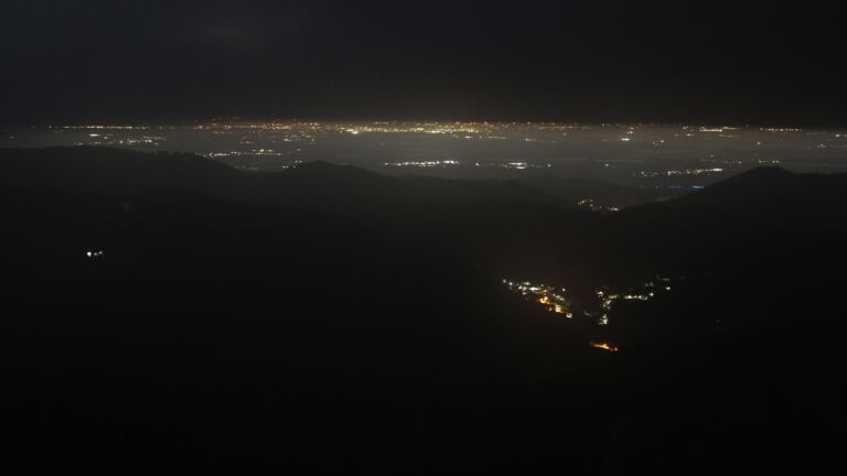 Dieses Bild zeigt eine Webcam-Aufnahme vom Achertal, aufgenommen am Sonntag, den 01.03.2026 um 05:10 Uhr. Die Temperatur betrug 3.3°C.