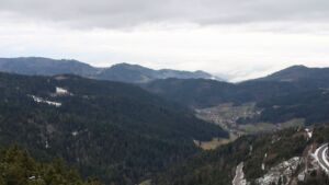 Dieses Bild zeigt eine Webcam-Aufnahme vom Achertal, aufgenommen am Donnerstag, den 19.02.2026 um 14:00 Uhr. Die Temperatur betrug 3.6°C.