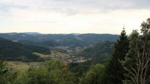 Dieses Bild zeigt eine Webcam-Aufnahme vom Achertal, aufgenommen am Montag, den 24.08.2026 um 18:20 Uhr. Die Temperatur betrug 18.3°C.