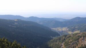 Dieses Bild zeigt eine Webcam-Aufnahme vom Achertal, aufgenommen am Donnerstag, den 18.12.2025 um 14:20 Uhr. Die Temperatur betrug 7.8°C.