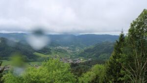 Dieses Bild zeigt eine Webcam-Aufnahme vom Achertal, aufgenommen am Donnerstag, den 14.05.2026 um 09:30 Uhr. Die Temperatur betrug 4.4°C.