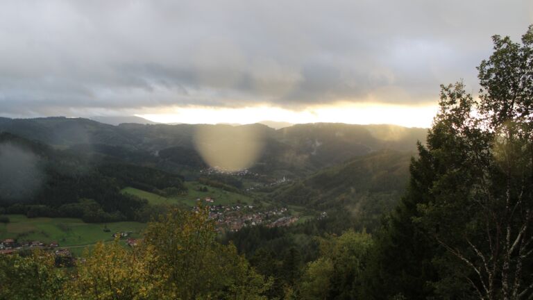 Dieses Bild zeigt eine Webcam-Aufnahme vom Achertal, aufgenommen am Sonntag, den 25.10.2026 um 16:20 Uhr. Die Temperatur betrug 6.6°C.
