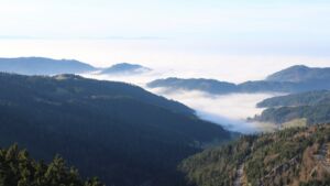 Dieses Bild zeigt eine Webcam-Aufnahme vom Achertal, aufgenommen am Sonntag, den 21.12.2025 um 14:10 Uhr. Die Temperatur betrug 7.3°C.