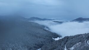 Dieses Bild zeigt eine Webcam-Aufnahme vom Achertal, aufgenommen am Freitag, den 21.11.2025 um 08:00 Uhr. Die Temperatur betrug -4.7°C.