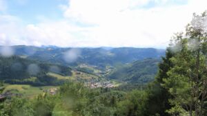 Dieses Bild zeigt eine Webcam-Aufnahme vom Achertal, aufgenommen am Mittwoch, den 10.06.2026 um 17:00 Uhr. Die Temperatur betrug 10.9°C.