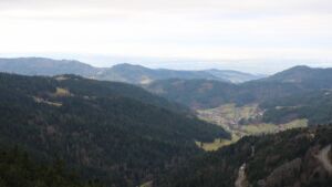 Dieses Bild zeigt eine Webcam-Aufnahme vom Achertal, aufgenommen am Mittwoch, den 17.12.2025 um 12:10 Uhr. Die Temperatur betrug 5.8°C.