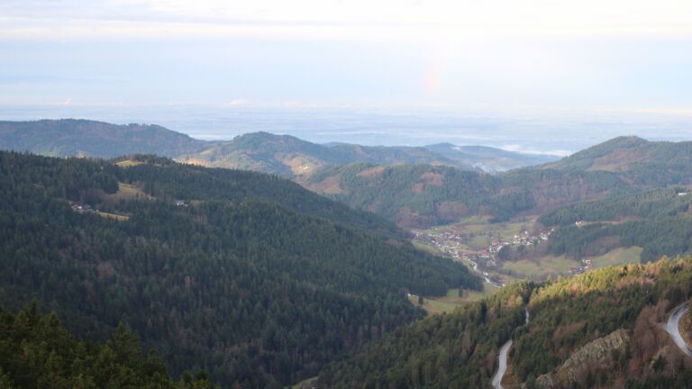 Dieses Bild zeigt eine Webcam-Aufnahme vom Achertal, aufgenommen am Samstag, den 20.12.2025 um 09:30 Uhr. Die Temperatur betrug 6.9°C.