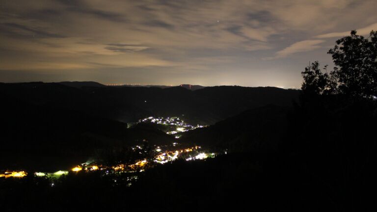 Dieses Bild zeigt eine Webcam-Aufnahme vom Achertal, aufgenommen am Sonntag, den 20.09.2026 um 05:30 Uhr. Die Temperatur betrug 15.2°C.
