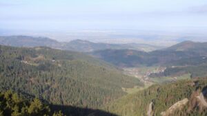 Dieses Bild zeigt eine Webcam-Aufnahme vom Achertal, aufgenommen am Montag, den 06.04.2026 um 08:40 Uhr. Die Temperatur betrug 7°C.