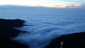 Dieses Bild zeigt eine Webcam-Aufnahme vom Achertal, aufgenommen am Montag, den 22.12.2025 um 17:20 Uhr. Die Temperatur betrug 7.2°C.