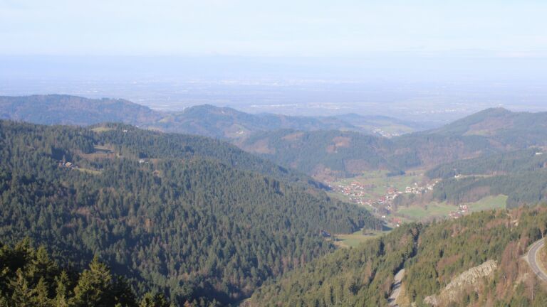 Dieses Bild zeigt eine Webcam-Aufnahme vom Achertal, aufgenommen am Freitag, den 13.03.2026 um 09:10 Uhr. Die Temperatur betrug 3.1°C.