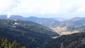 Dieses Bild zeigt eine Webcam-Aufnahme vom Achertal, aufgenommen am Samstag, den 07.02.2026 um 12:20 Uhr. Die Temperatur betrug 7.4°C.