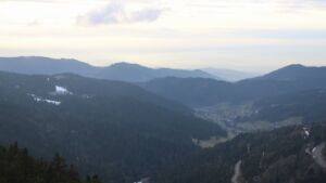 Dieses Bild zeigt eine Webcam-Aufnahme vom Achertal, aufgenommen am Sonntag, den 01.02.2026 um 16:40 Uhr. Die Temperatur betrug 2.5°C.