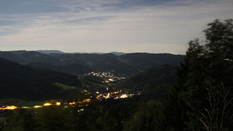 Dieses Bild zeigt eine Webcam-Aufnahme vom Achertal, aufgenommen am Freitag, den 25.09.2026 um 00:00 Uhr. Die Temperatur betrug 10.9°C.