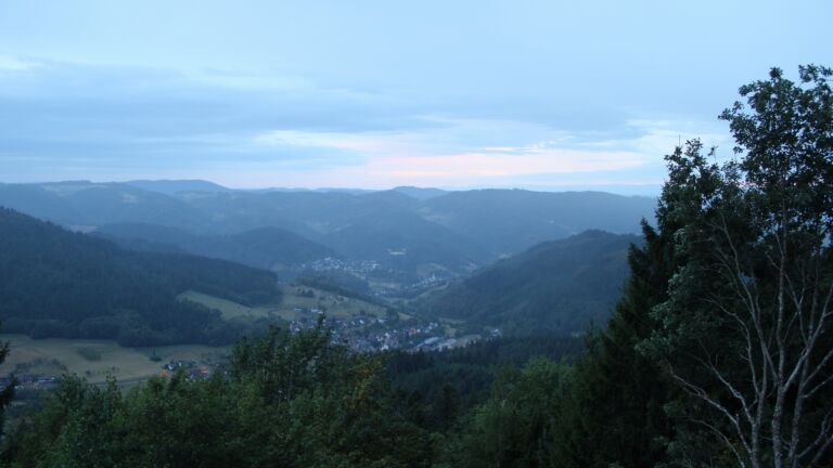 Dieses Bild zeigt eine Webcam-Aufnahme vom Achertal, aufgenommen am Dienstag, den 18.08.2026 um 20:40 Uhr. Die Temperatur betrug 17.8°C.