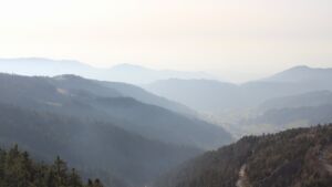 Dieses Bild zeigt eine Webcam-Aufnahme vom Achertal, aufgenommen am Samstag, den 07.03.2026 um 16:30 Uhr. Die Temperatur betrug 13.2°C.