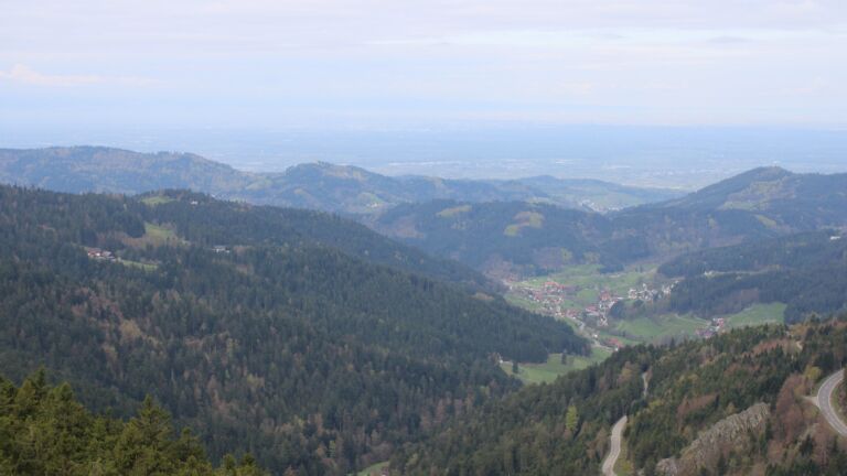 Dieses Bild zeigt eine Webcam-Aufnahme vom Achertal, aufgenommen am Donnerstag, den 16.04.2026 um 10:00 Uhr. Die Temperatur betrug 9.8°C.