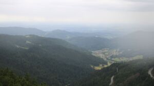 Dieses Bild zeigt eine Webcam-Aufnahme vom Achertal, aufgenommen am Mittwoch, den 16.07.2025 um 16:00 Uhr. Die Temperatur betrug 12.2°C.