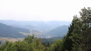 Dieses Bild zeigt eine Webcam-Aufnahme vom Achertal, aufgenommen am Sonntag, den 16.08.2026 um 16:10 Uhr. Die Temperatur betrug 30.3°C.