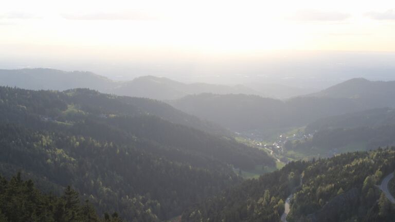 Dieses Bild zeigt eine Webcam-Aufnahme vom Achertal, aufgenommen am Sonntag, den 19.04.2026 um 19:30 Uhr. Die Temperatur betrug 7.2°C.