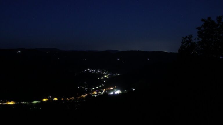 Dieses Bild zeigt eine Webcam-Aufnahme vom Achertal, aufgenommen am Dienstag, den 06.10.2026 um 06:30 Uhr. Die Temperatur betrug 15°C.