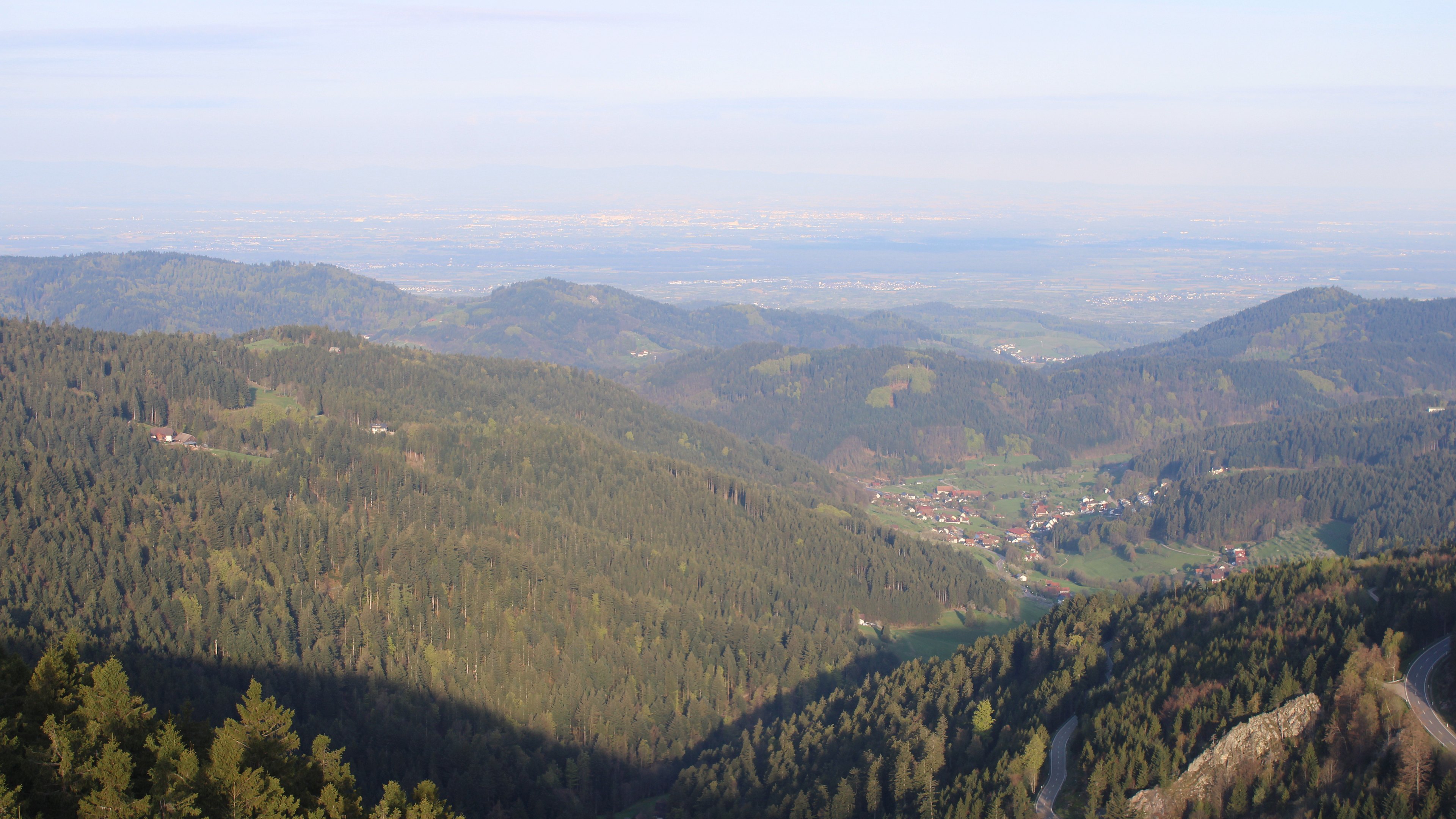 Dieses Bild zeigt eine Webcam-Aufnahme vom Achertal, aufgenommen am Samstag, den 18.04.2026 um 08:00 Uhr. Die Temperatur betrug 15.1°C.