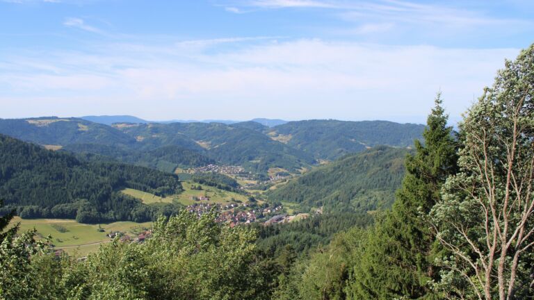 Dieses Bild zeigt eine Webcam-Aufnahme vom Achertal, aufgenommen am Montag, den 13.07.2026 um 10:20 Uhr. Die Temperatur betrug 24.6°C.
