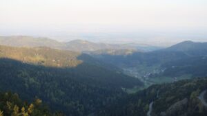 Dieses Bild zeigt eine Webcam-Aufnahme vom Achertal, aufgenommen am Montag, den 20.04.2026 um 07:10 Uhr. Die Temperatur betrug 5.8°C.