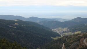 Dieses Bild zeigt eine Webcam-Aufnahme vom Achertal, aufgenommen am Dienstag, den 02.12.2025 um 15:40 Uhr. Die Temperatur betrug 5.1°C.