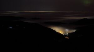 Dieses Bild zeigt eine Webcam-Aufnahme vom Achertal, aufgenommen am Montag, den 19.01.2026 um 23:00 Uhr. Die Temperatur betrug 7°C.