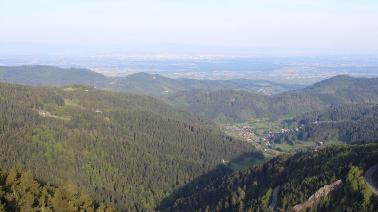 Dieses Bild zeigt eine Webcam-Aufnahme vom Achertal, aufgenommen am Samstag, den 02.05.2026 um 07:40 Uhr. Die Temperatur betrug 16.6°C.
