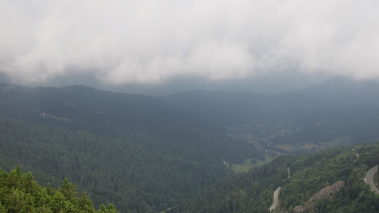 Dieses Bild zeigt eine Webcam-Aufnahme vom Achertal, aufgenommen am Sonntag, den 15.06.2025 um 11:40 Uhr. Die Temperatur betrug 19.3°C.