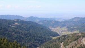 Dieses Bild zeigt eine Webcam-Aufnahme vom Achertal, aufgenommen am Dienstag, den 03.03.2026 um 12:20 Uhr. Die Temperatur betrug 10.7°C.