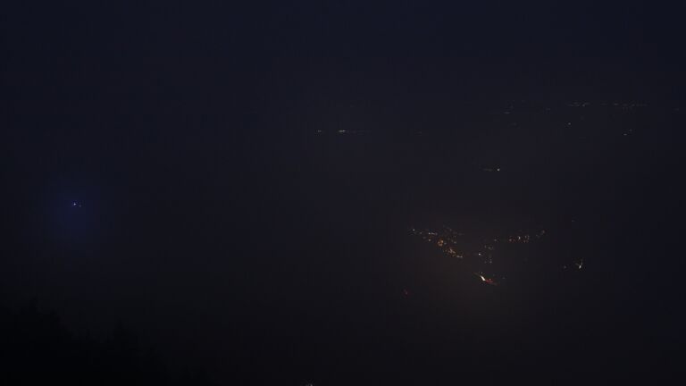 Dieses Bild zeigt eine Webcam-Aufnahme vom Achertal, aufgenommen am Montag, den 08.12.2025 um 17:40 Uhr. Die Temperatur betrug 8°C.