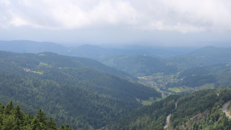 Dieses Bild zeigt eine Webcam-Aufnahme vom Achertal, aufgenommen am Samstag, den 02.08.2025 um 15:10 Uhr. Die Temperatur betrug 12.6°C.
