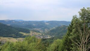 Dieses Bild zeigt eine Webcam-Aufnahme vom Achertal, aufgenommen am Samstag, den 15.08.2026 um 11:40 Uhr. Die Temperatur betrug 28.3°C.