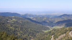 Dieses Bild zeigt eine Webcam-Aufnahme vom Achertal, aufgenommen am Dienstag, den 21.04.2026 um 10:40 Uhr. Die Temperatur betrug 6.1°C.