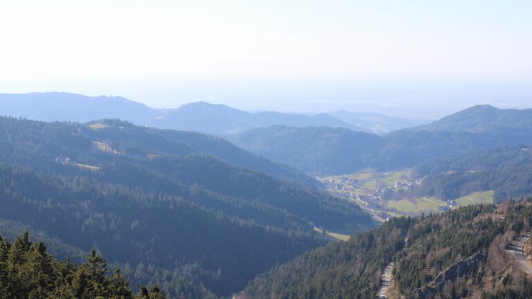 Dieses Bild zeigt eine Webcam-Aufnahme vom Achertal, aufgenommen am Donnerstag, den 26.02.2026 um 15:20 Uhr. Die Temperatur betrug 12.5°C.