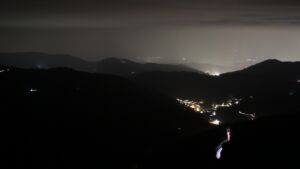 Dieses Bild zeigt eine Webcam-Aufnahme vom Achertal, aufgenommen am Dienstag, den 10.03.2026 um 19:50 Uhr. Die Temperatur betrug 6.2°C.