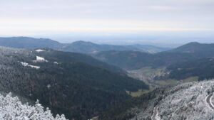 Dieses Bild zeigt eine Webcam-Aufnahme vom Achertal, aufgenommen am Donnerstag, den 27.11.2025 um 10:10 Uhr. Die Temperatur betrug -2.7°C.