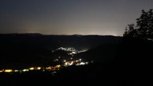 Dieses Bild zeigt eine Webcam-Aufnahme vom Achertal, aufgenommen am Samstag, den 25.07.2026 um 04:00 Uhr. Die Temperatur betrug 20.7°C.