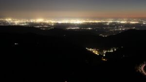 Dieses Bild zeigt eine Webcam-Aufnahme vom Achertal, aufgenommen am Mittwoch, den 08.04.2026 um 21:40 Uhr. Die Temperatur betrug 10.7°C.