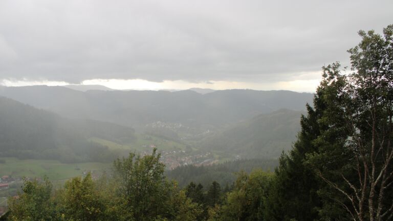 Dieses Bild zeigt eine Webcam-Aufnahme vom Achertal, aufgenommen am Sonntag, den 11.10.2026 um 15:00 Uhr. Die Temperatur betrug 7.5°C.